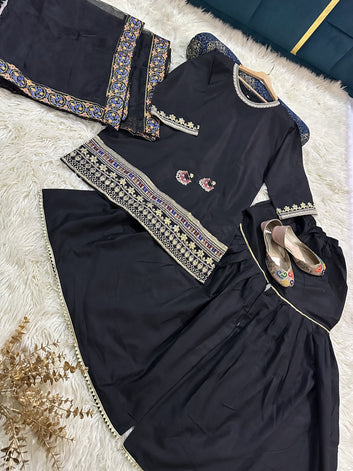 SHAHNOOR